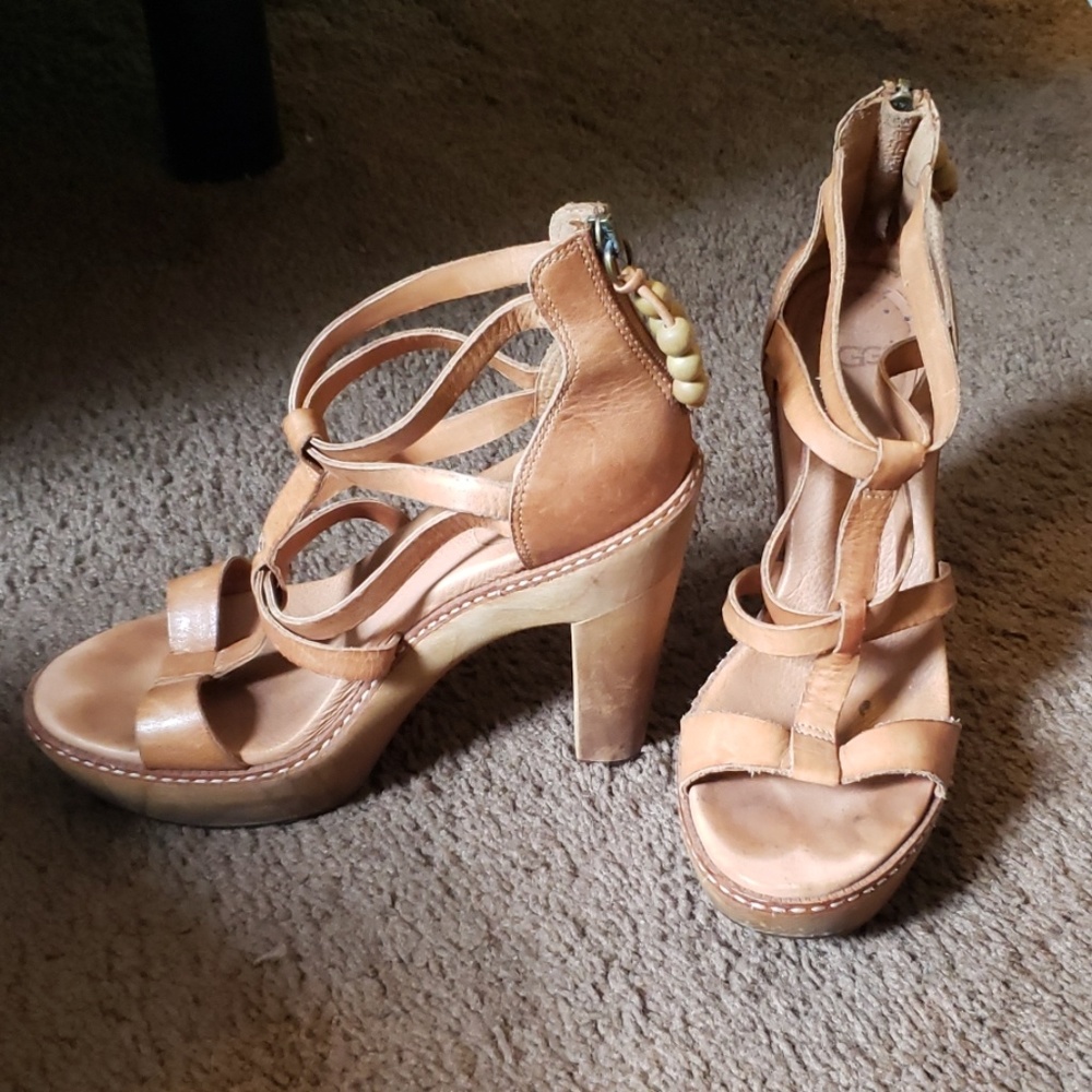 Ugg wood and leather sandals